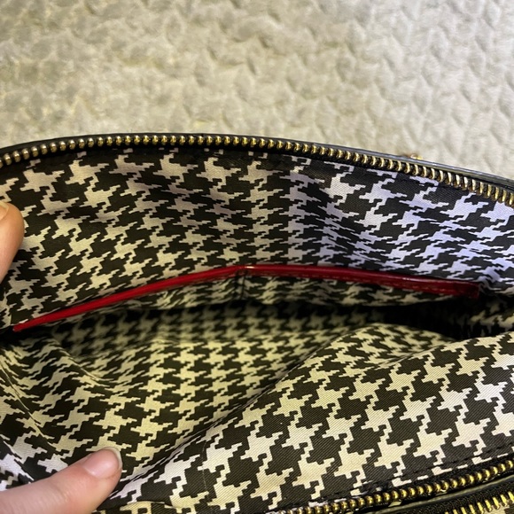 Black and White Houndstooth Crossbody Purse - Picture 5 of 6